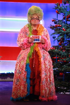 File:Alan carr panto dame.jpg