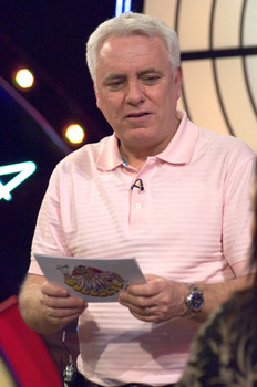 File:Bullseye dave with cards.jpg