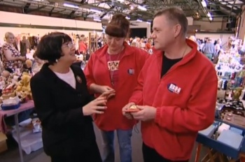 bargain hunt manning anita ukgameshows impersonation convincing demonstrates eerily tommy cooper expert her